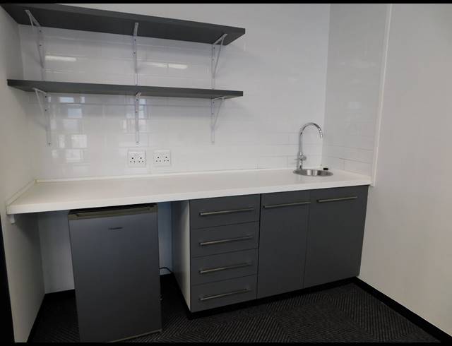 138M² OFFICE TO LET IN HYDE PARK